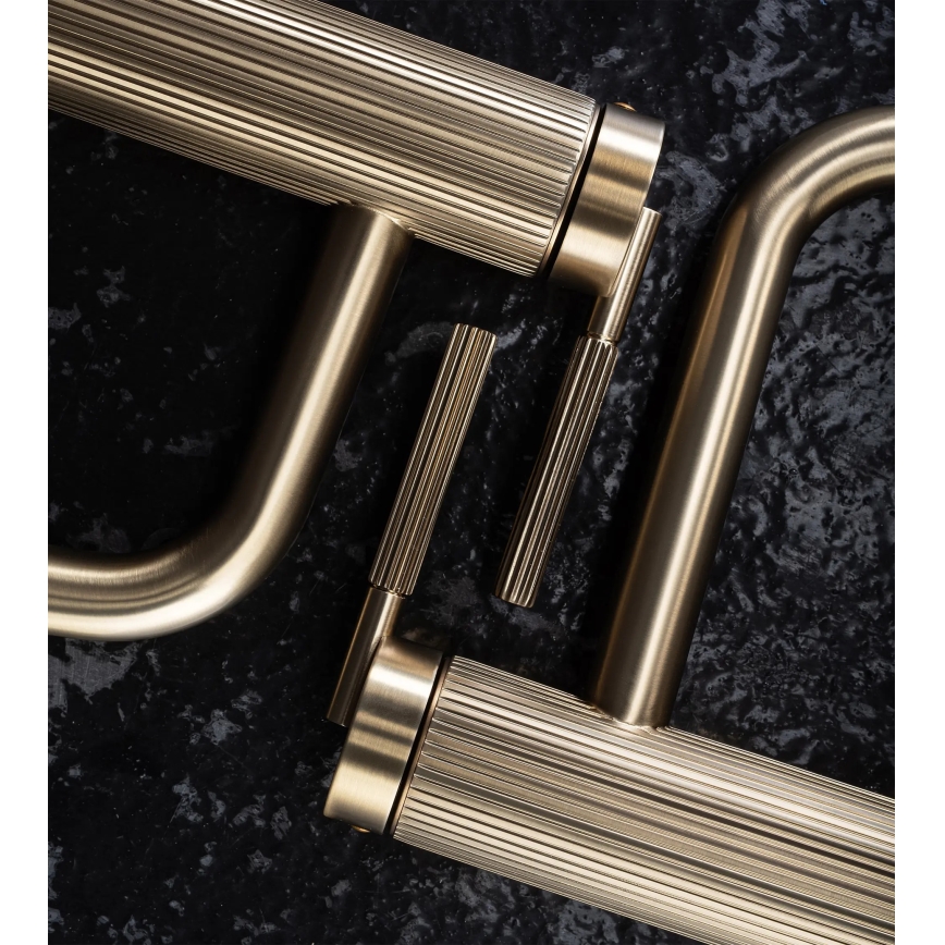 REA-B7802 - Grifo para lavabo ARGON 29,5 cm, acabado en oro cepillado