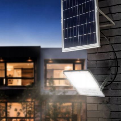 Reflector solar LED regulable LED/100W/3,2V 5000K 10500 mAh IP65 negro + mando a distancia