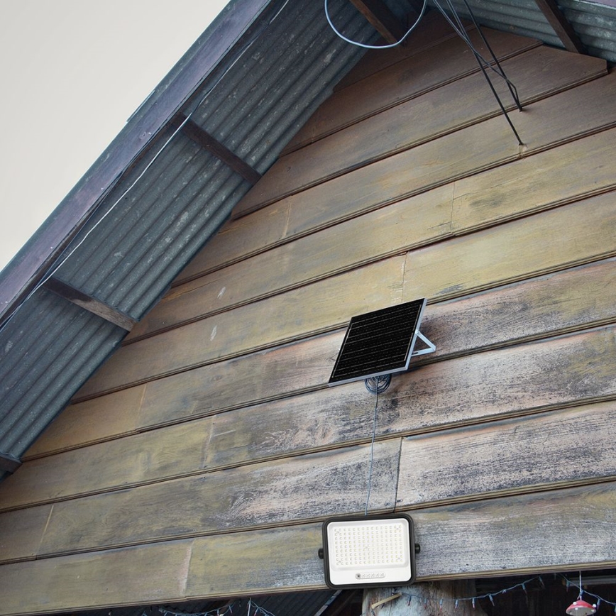 Reflector solar LED regulable LED/300W/3,2V 2000-8000K IP65 15000 mAh negro + mando a distancia