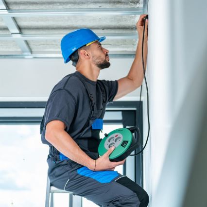 Retlux - Cable de extensión en tambor, 3 tomas, Tipo E, 10 m, verde/negro