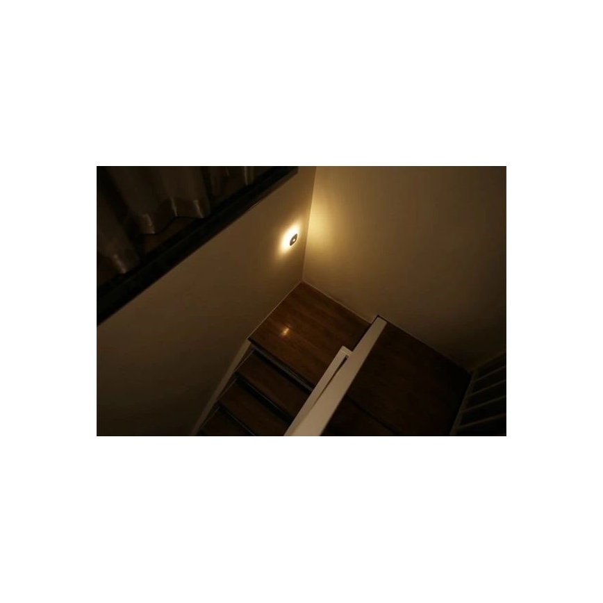 Lámpara LED de orientación con sensor LED/0,45W/3xAAA 3000K blanco