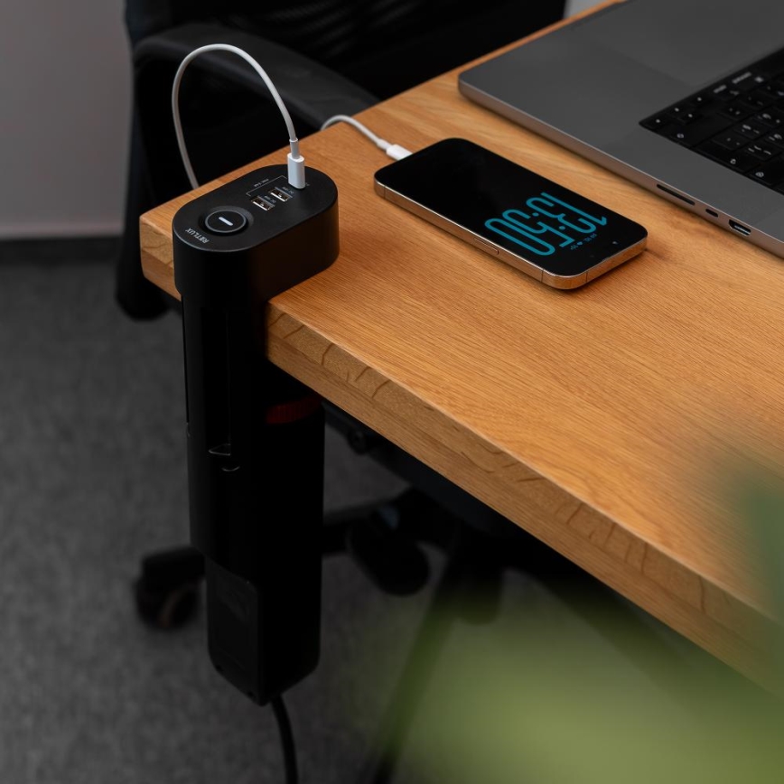 Regleta con abrazadera para mesa, 3 enchufes Tipo E + 2xUSB-A + 1xUSB-C 1,5 m negra