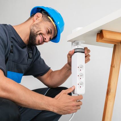 Regleta con sujeción para mesa 3 tomas Tipo E + 2xUSB-A + 1xUSB-C 1,5m blanca