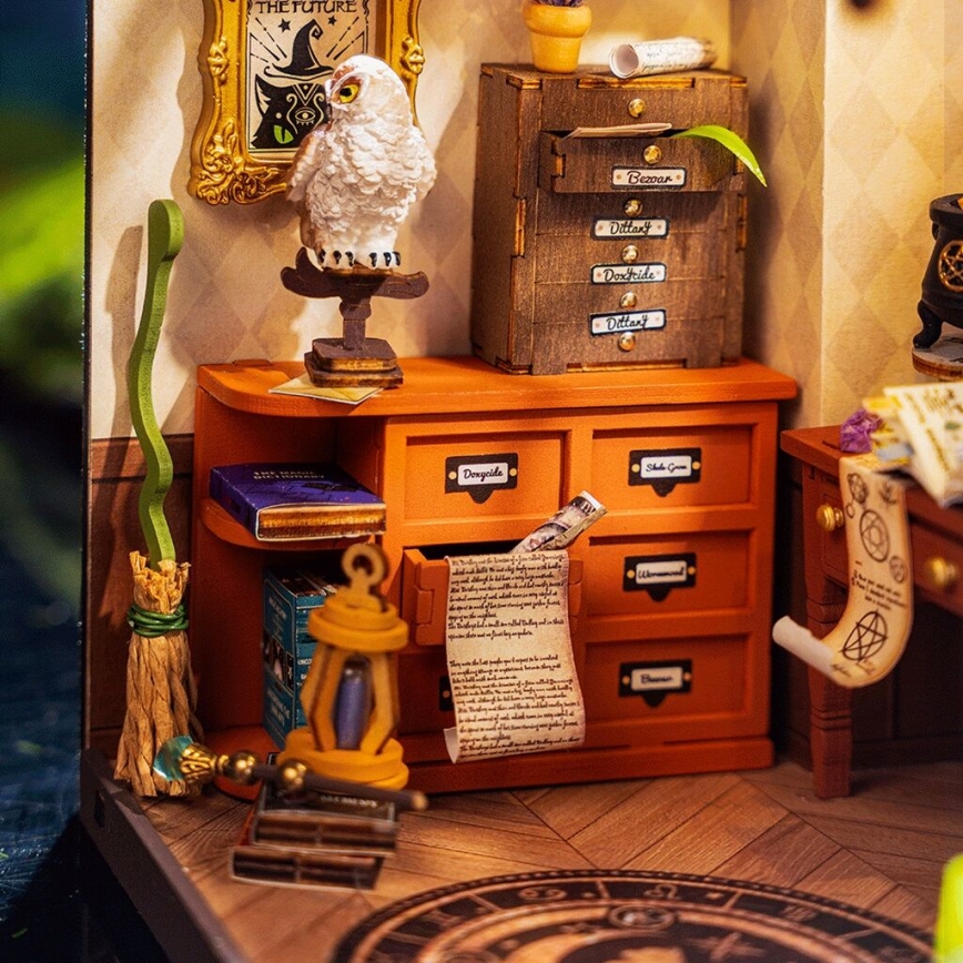 RoboTime - Casa en miniatura Estudio del Mago 2xAAA