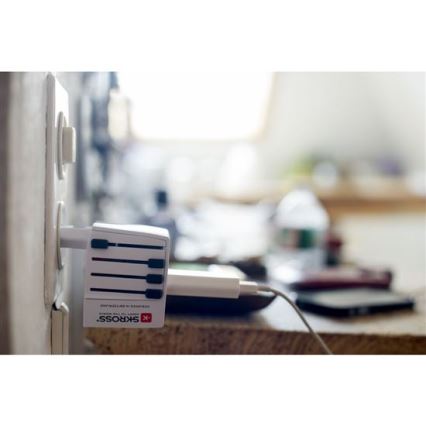 Adaptador de viaje MUV AC con puertos USB A y C, 15 W