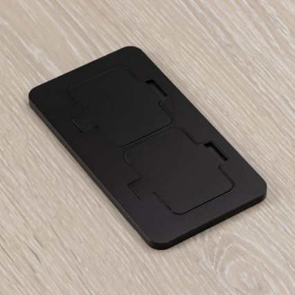 Enchufe doble de suelo empotrado para exterior IP55 rectangular negro