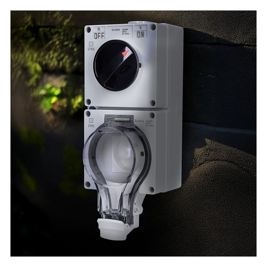 Enchufe para ambientes húmedos con interruptor 230V/16A IP66