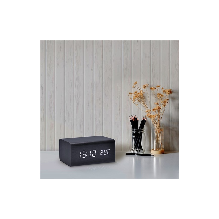 Reloj con despertador LED/5V/3xAAA 3000mA