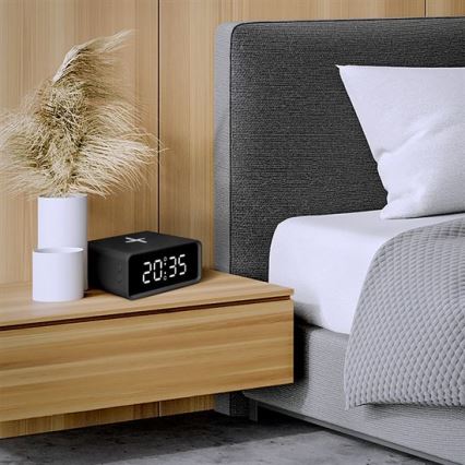 Reloj digital con cargador inalámbrico Qi 230 V / CR2032, negro