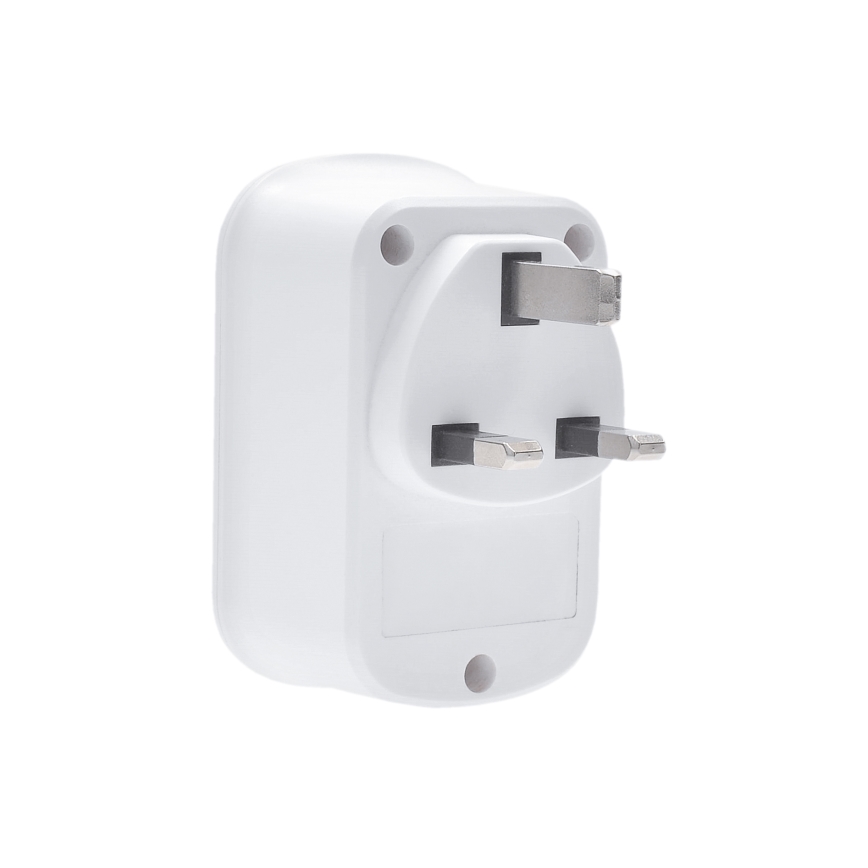 Adaptador de viaje para UK 230V con 2 puertos USB-A y 1 puerto USB-C