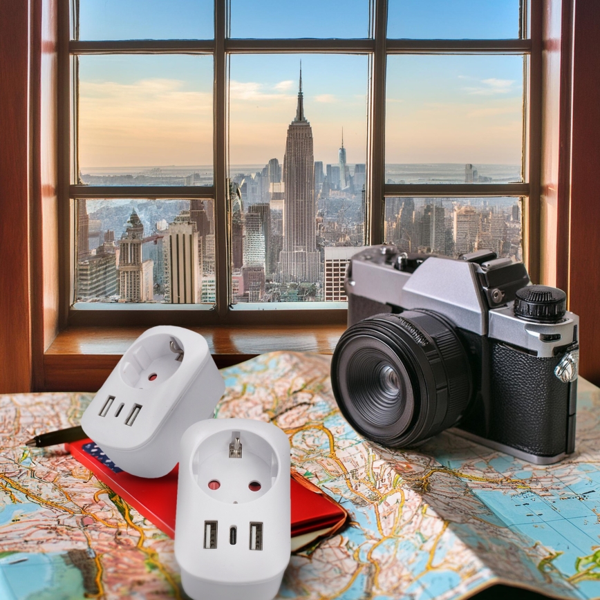 Adaptador de viaje para EE. UU. 230 V con 2 puertos USB-A y 1 puerto USB-C