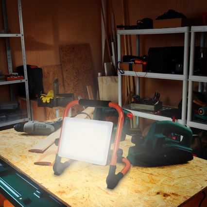 Proyector LED con trípode LED/50W/230V 4000K IP65