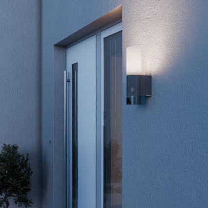 Steinel 092597 - Luminaria LED de exterior con sensor y cámara L 620 LED/13,5W/230V IP44