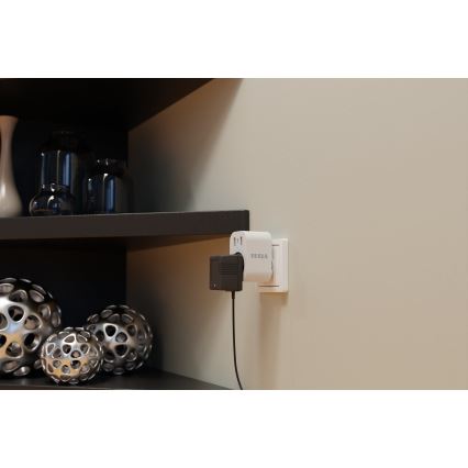 TESLA Smart - Toma inteligente 3680W/230V/16A Type F/E 2xUSB-A + 1xUSB-C Wi-Fi