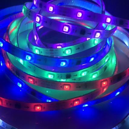 Tira LED RGB regulable MAGIC 2 m LED/12W/230V + mando a distancia