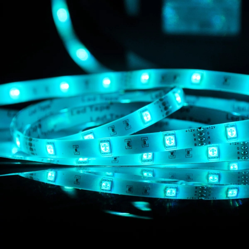 Tira LED RGB regulable para exteriores 5m LED/14W/12V IP65 + CR