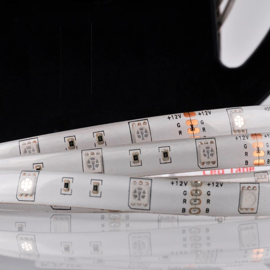 Tira LED RGB regulable para exteriores 5m LED/14W/12V IP65 + CR