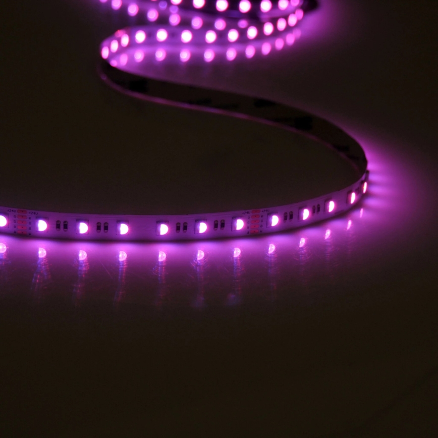Tira LED RGBW regulable 3m LED/22W/24/230V + mando a distancia