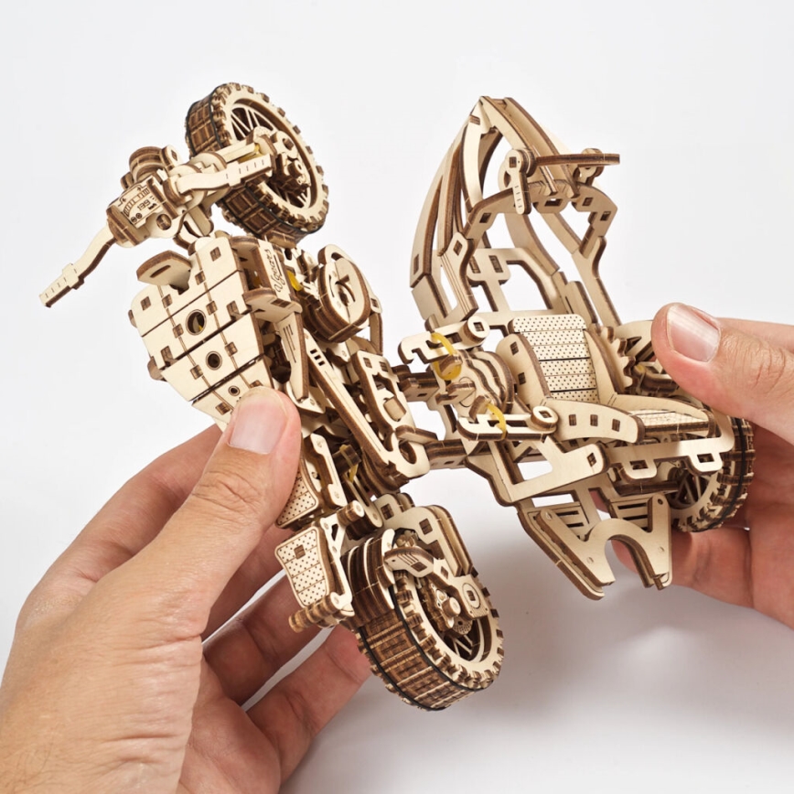 Ugears - Puzzle mecánico 3D de madera motocicleta Scrambler con remolque