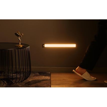 Yeelight - LED Iluminación para muebles recargable y regulable con sensor LED/2,4W/2200 mAh 2700K 60 cm negro